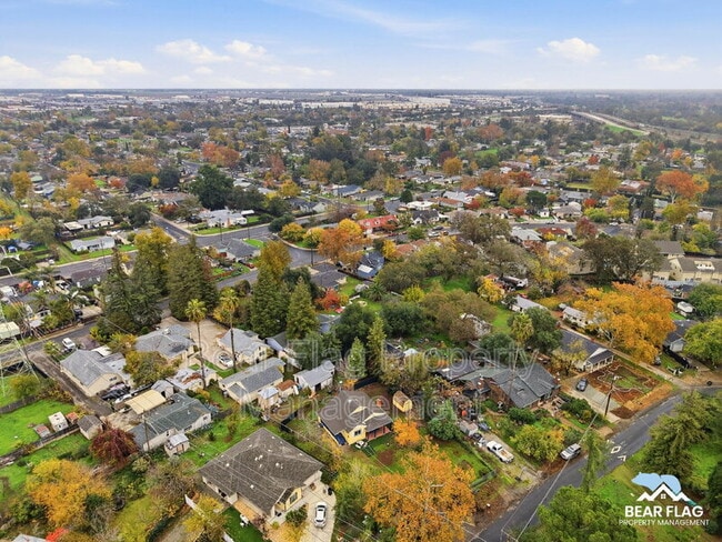 Building Photo - 3351 Albany Way