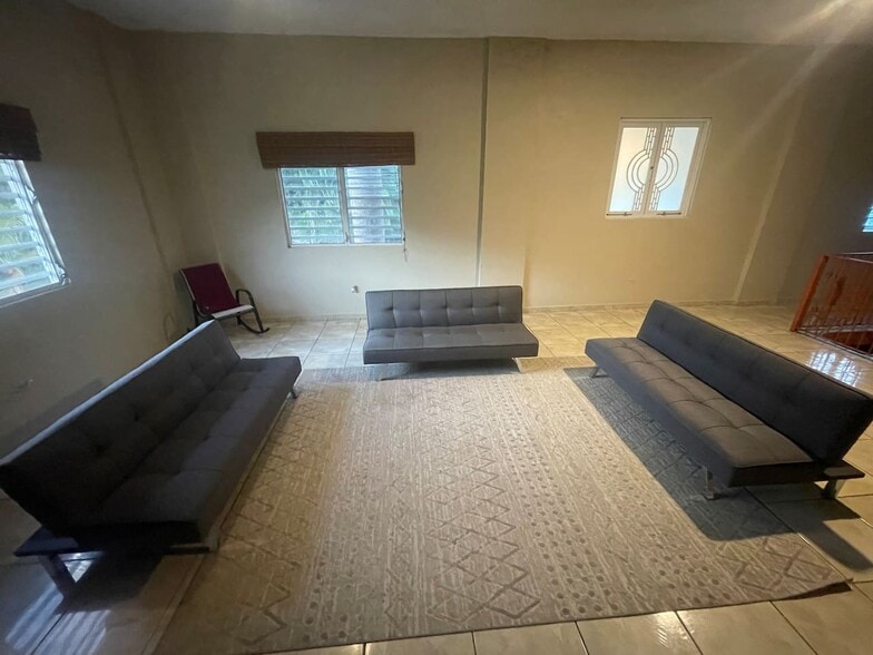 Building Photo - 445 W Mangrum Dr