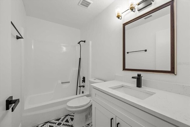 Building Photo - 11218 Creek View Dr