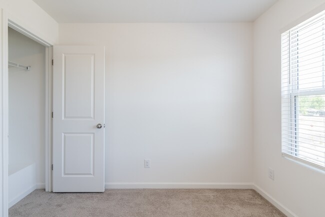 Building Photo - 15010 Scoter St