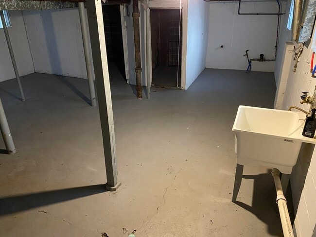 Building Photo - 36 Brighton St