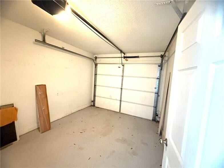 Building Photo - 106 Northchase Ct