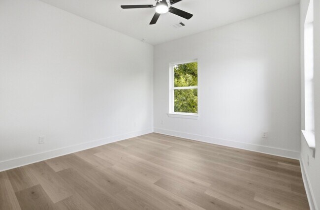 Building Photo - 307 Bolden St