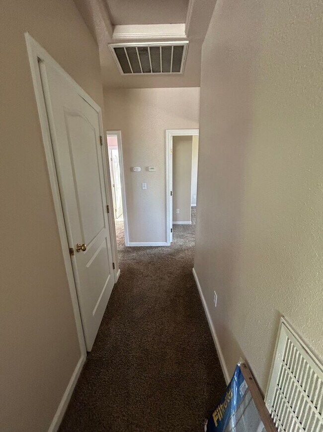 Building Photo - 3716 E Vassar Ct