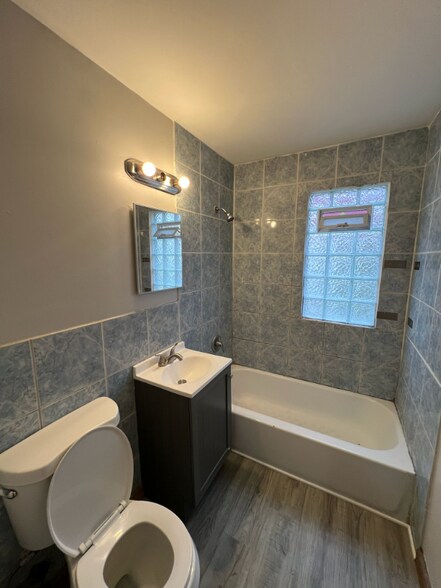 Building Photo - 5009 N 46th St