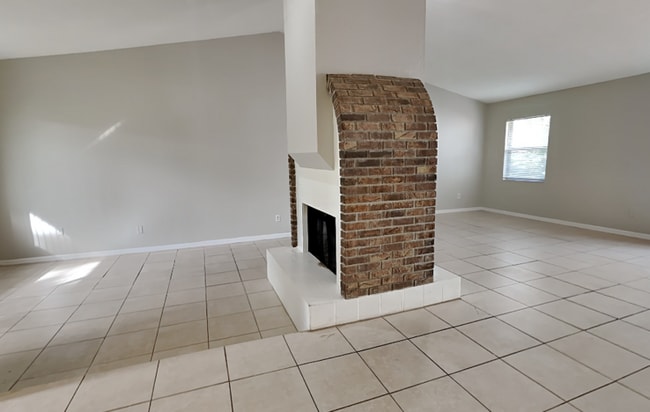 Building Photo - 102 Cascade St