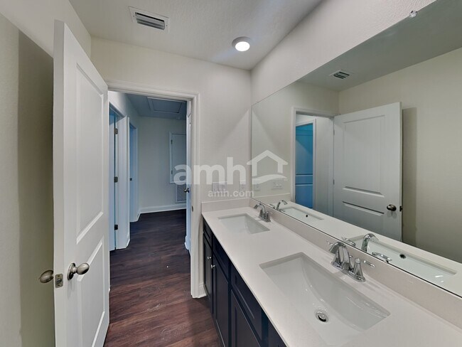 Building Photo - 2545 Sunrise Lndg Lp
