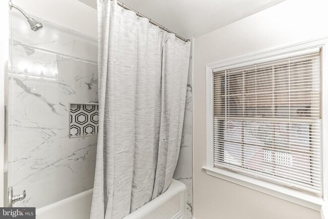 Building Photo - 440 N Nelson St