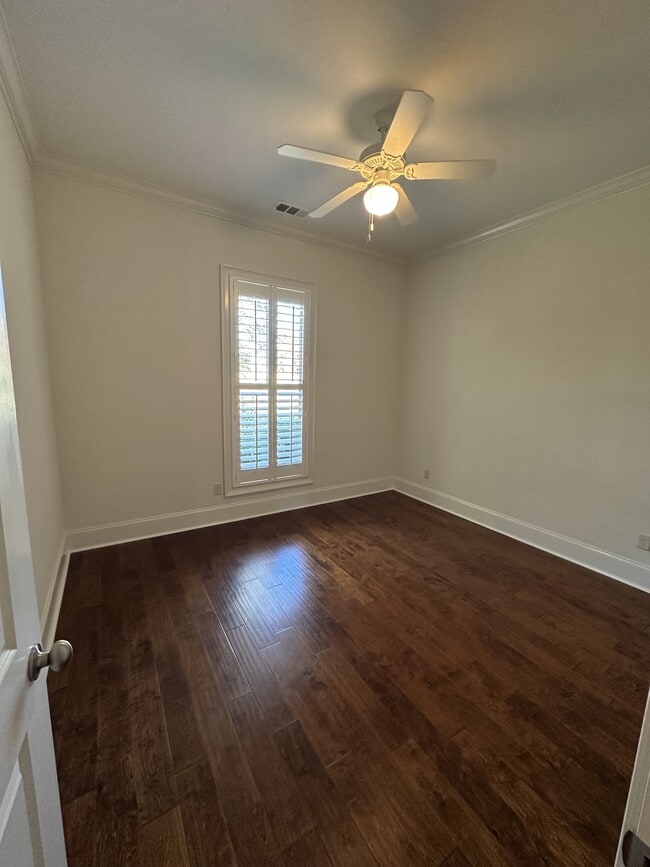 Building Photo - 170 Mulberry Ln