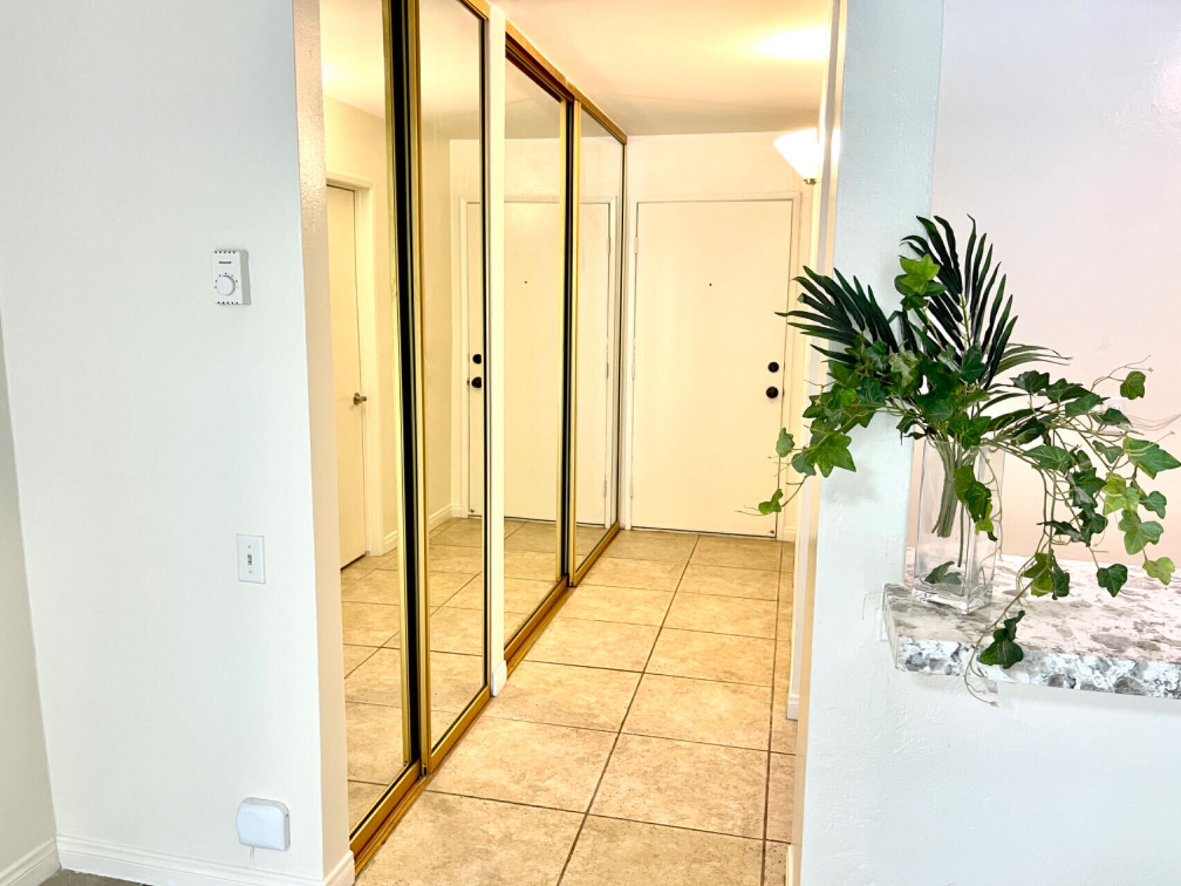 Building Photo - 1855 Diamond St