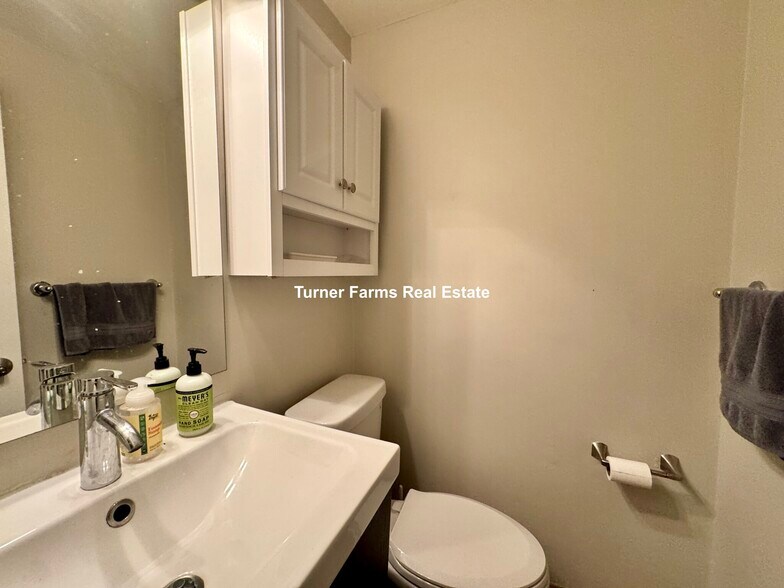 Building Photo - 12 Stoneholm St