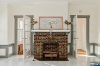 Building Photo - 41-43 Poe Avenue Unit 1