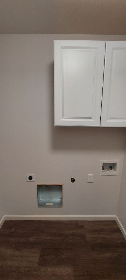 Building Photo - MP132 - 14418-14420 E Heroy