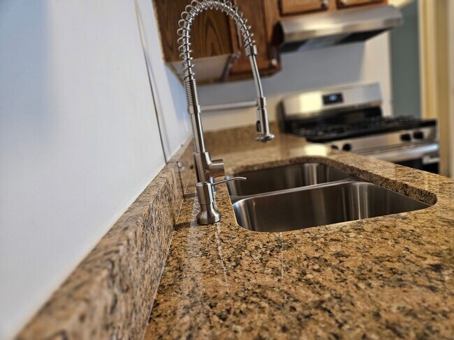 Building Photo - 1093 Kane St