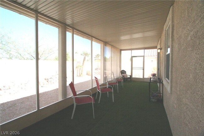 Building Photo - 340 Jacaranda Arbor St