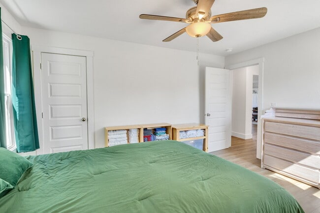 Building Photo - 330 Birdwell Cir