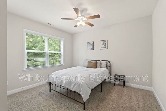 Building Photo - 1830 Alden Oaks Dr