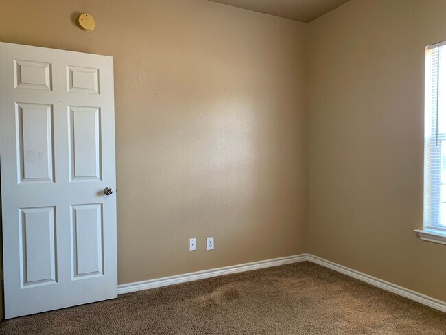Building Photo - 3033 Palomino Trail