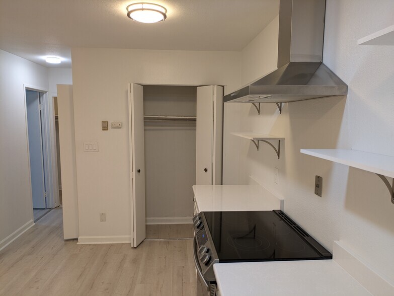 More storage - 850 W Moorhead Cir