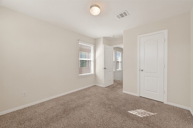 Building Photo - 5116 Dartmoor Ridge Trail