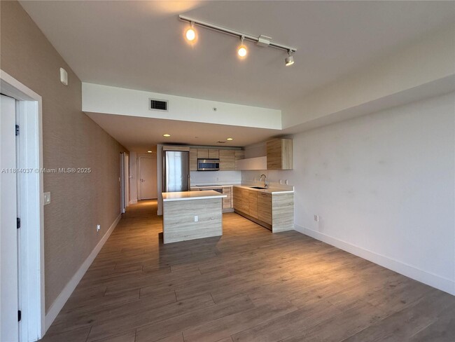 Building Photo - 16385 Biscayne Blvd