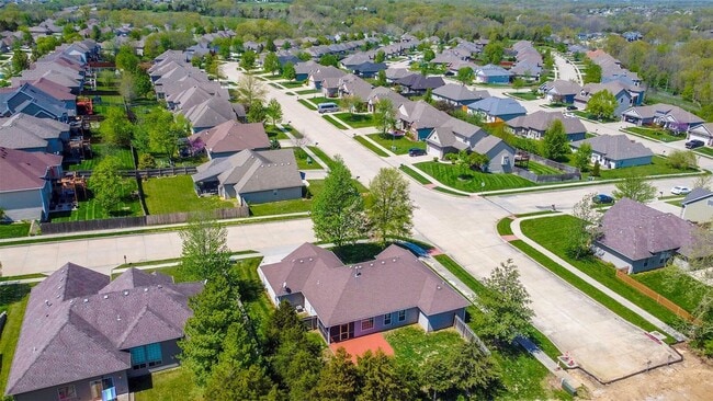 Building Photo - Charming 3 Bedroom/2 Bath in Mill Creek Manor with Spacious Garage