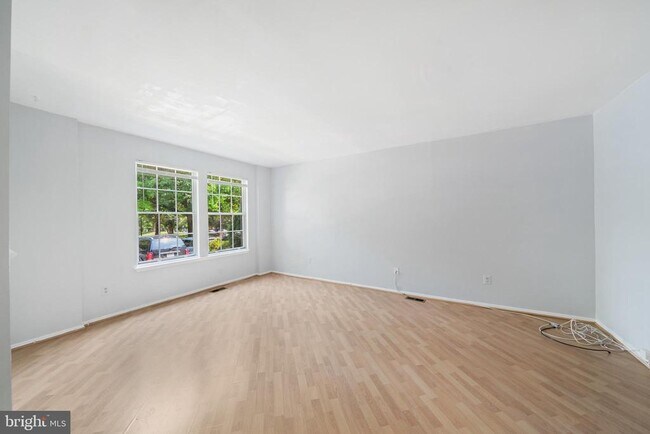 Building Photo - 7767 Hiawatha Ln