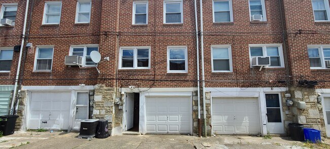 Building Photo - 7026 Lynford St