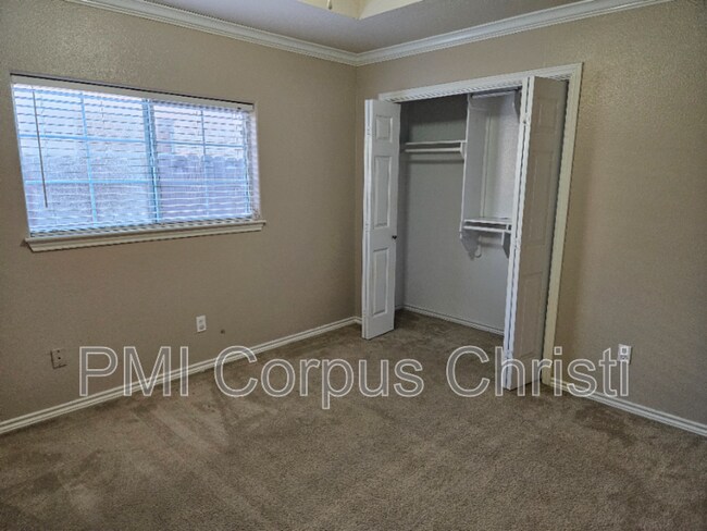 Building Photo - 2337 Handlin Dr