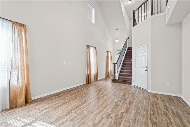 Building Photo - 9703 Sunny Swan Ct