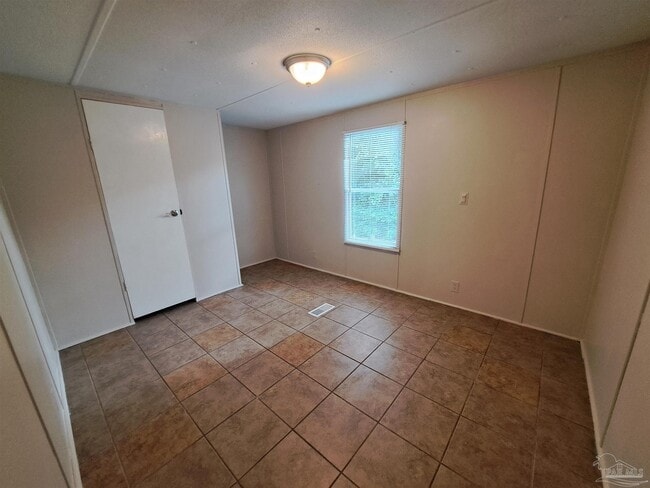 Building Photo - 2821 Hillcrest Ave