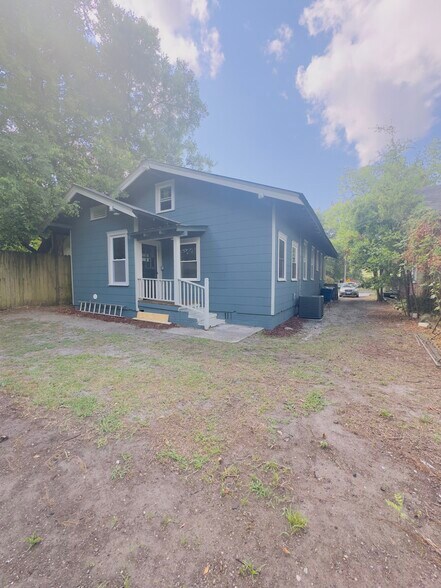 Building Photo - 305 Willard St