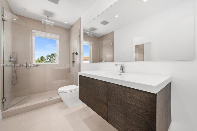 Building Photo - 481 S Mashta Dr