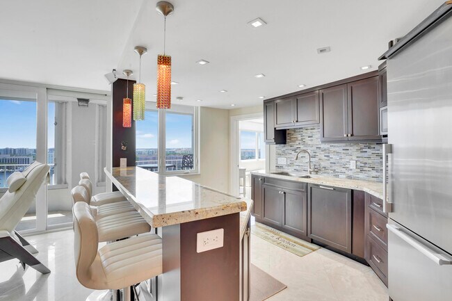 Building Photo - 550 S Ocean Blvd