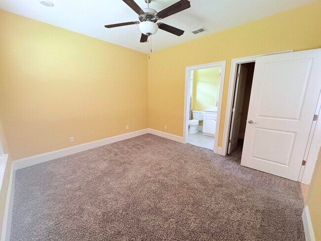 Building Photo - 855 Avery Park Dr
