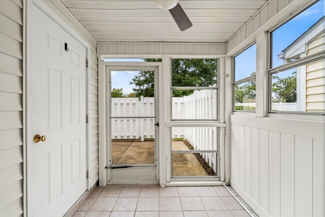 Building Photo - 3574 Evergreen Way