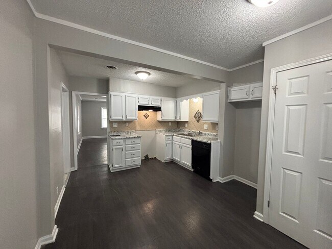 Building Photo - 837 Homer St