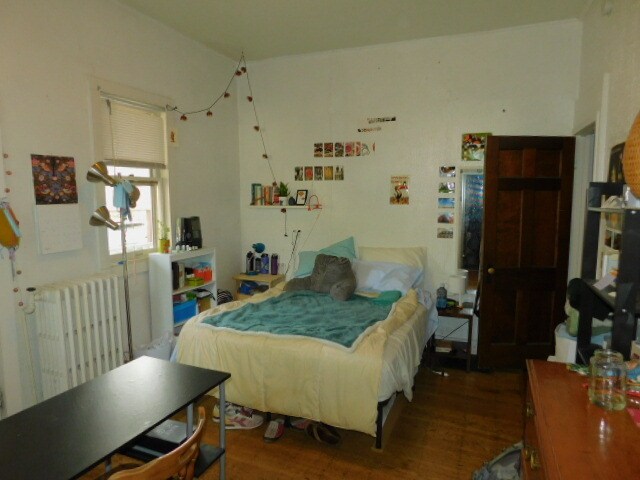 Building Photo - 2317 Harriet Avenue