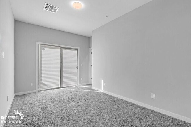 Building Photo - Modern 2Bdm 2.5Ba Home in Central Phoenix!