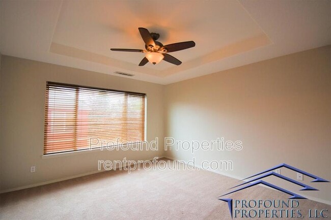 Building Photo - 6055 SW 208th Pl