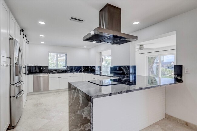 Building Photo - 2742 SE 11th St