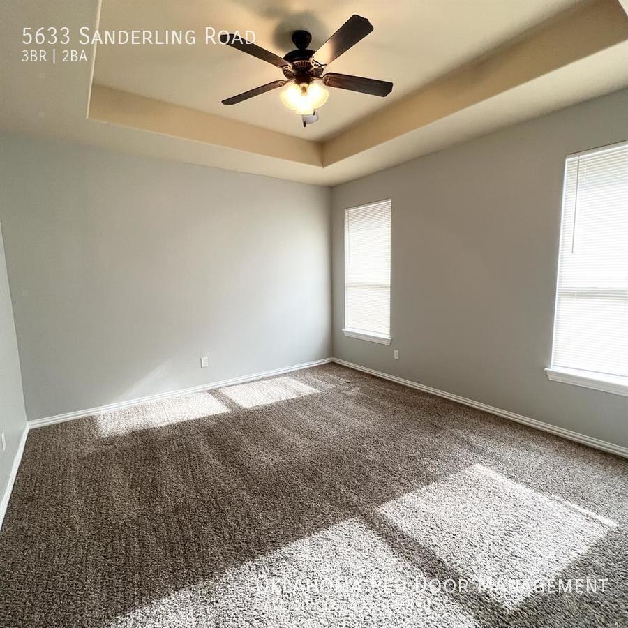Building Photo - 5633 Sanderling Rd