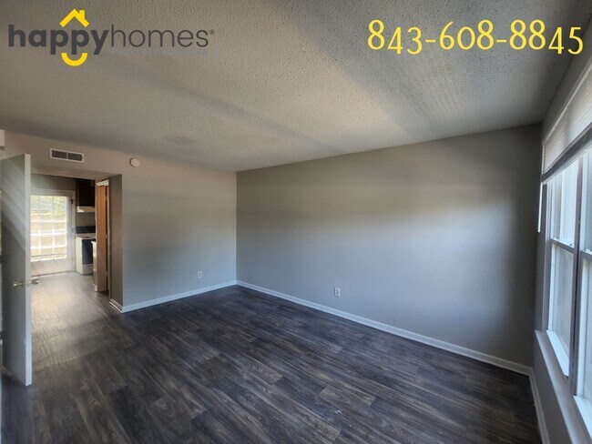 Building Photo - 921 Nabors Dr