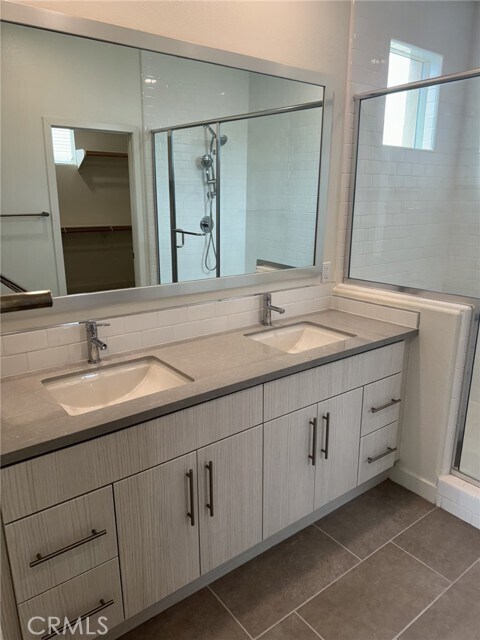 Building Photo - 233 Radial