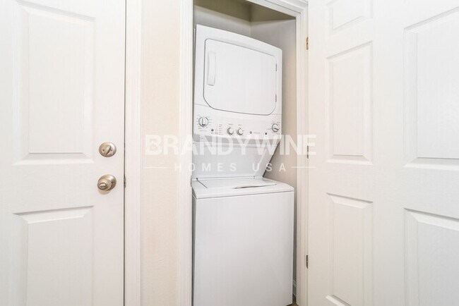 Building Photo - 493 Matilda Ln