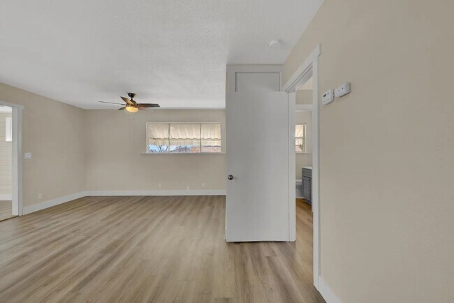 Building Photo - Downtown Vacaville 1Bed/1Bath