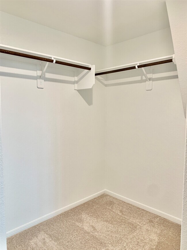 Building Photo - 1024 Greenshank Dr