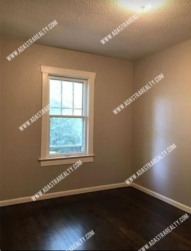 Building Photo - Perfect 3bed 1 Bath Waldo Home-Available i...