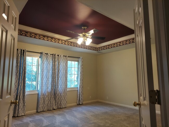 Building Photo - 17315 Pine Cir