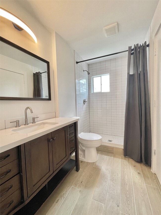 Building Photo - 614 Kipling St